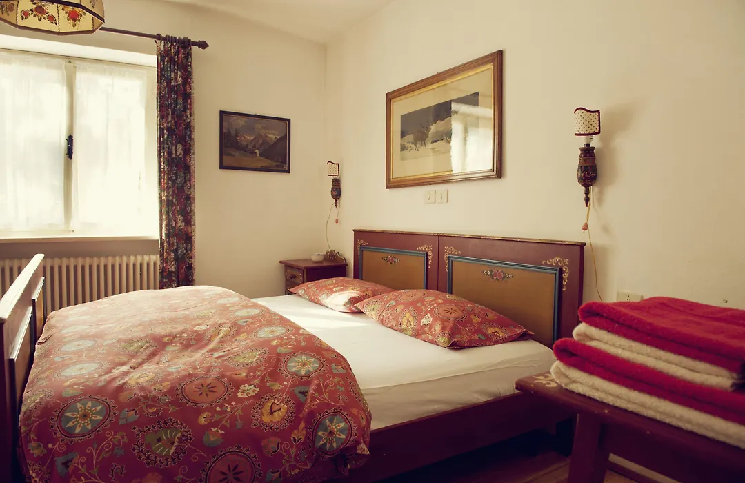 B&B Villa Dolomites Hut-1