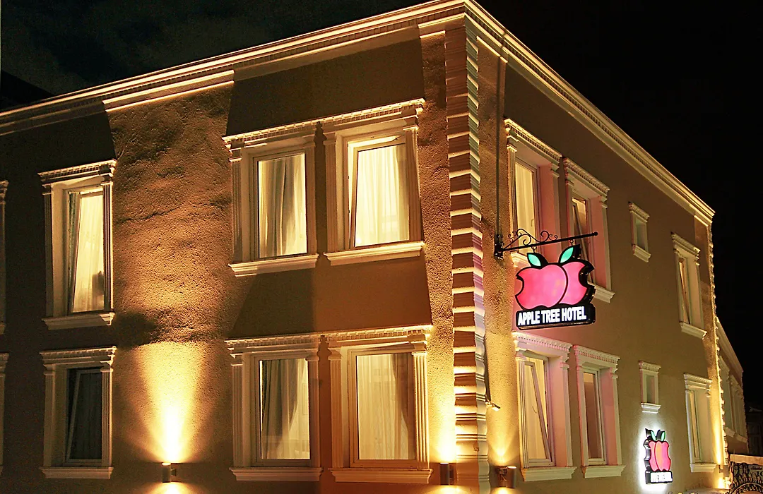 Apple Tree Hotel-1