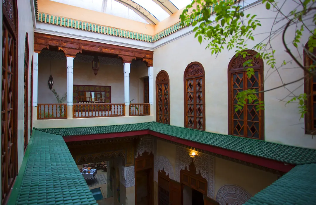 Riad Le J-1