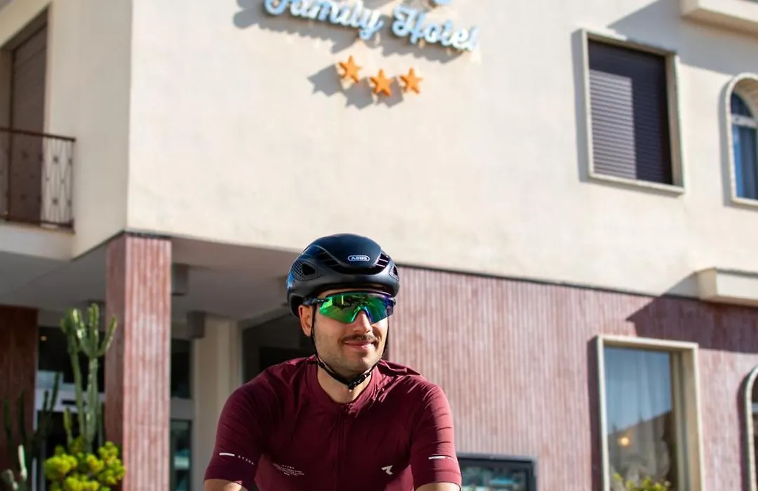 Raffy Family & Bike Hotel-1