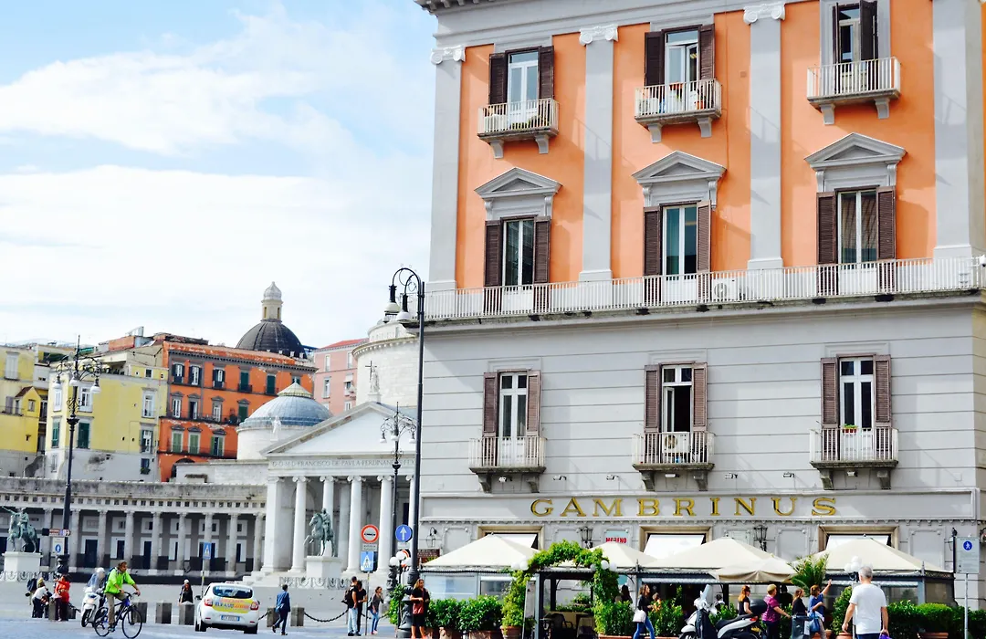Relais Piazza Del Plebiscito-1