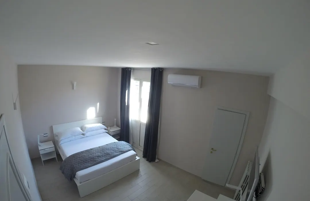 Up Hotel-1