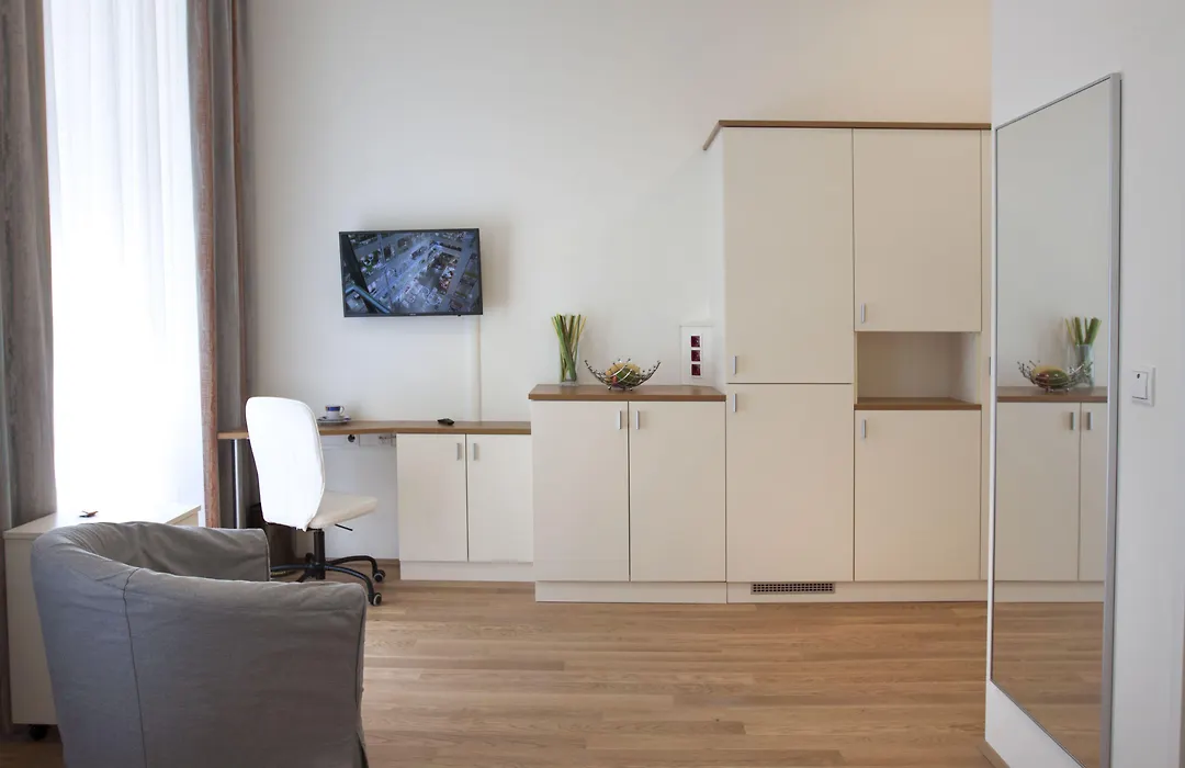Riess City Rooms - Self Check-In-1
