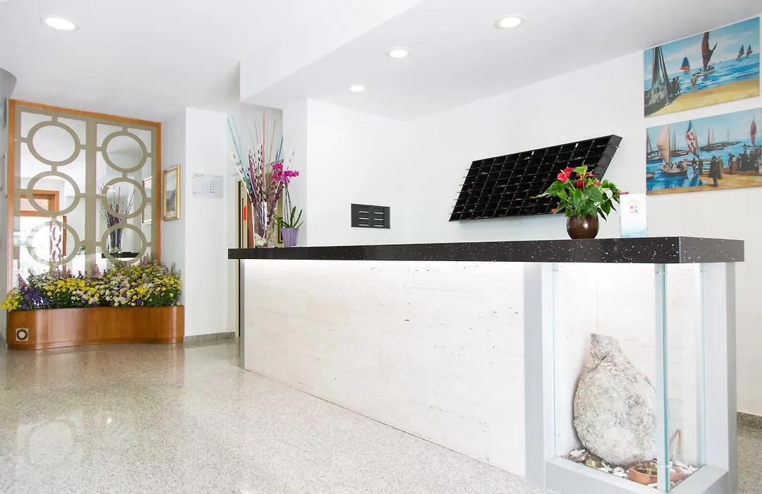 Hotel Saint Tropez - Pineto-1