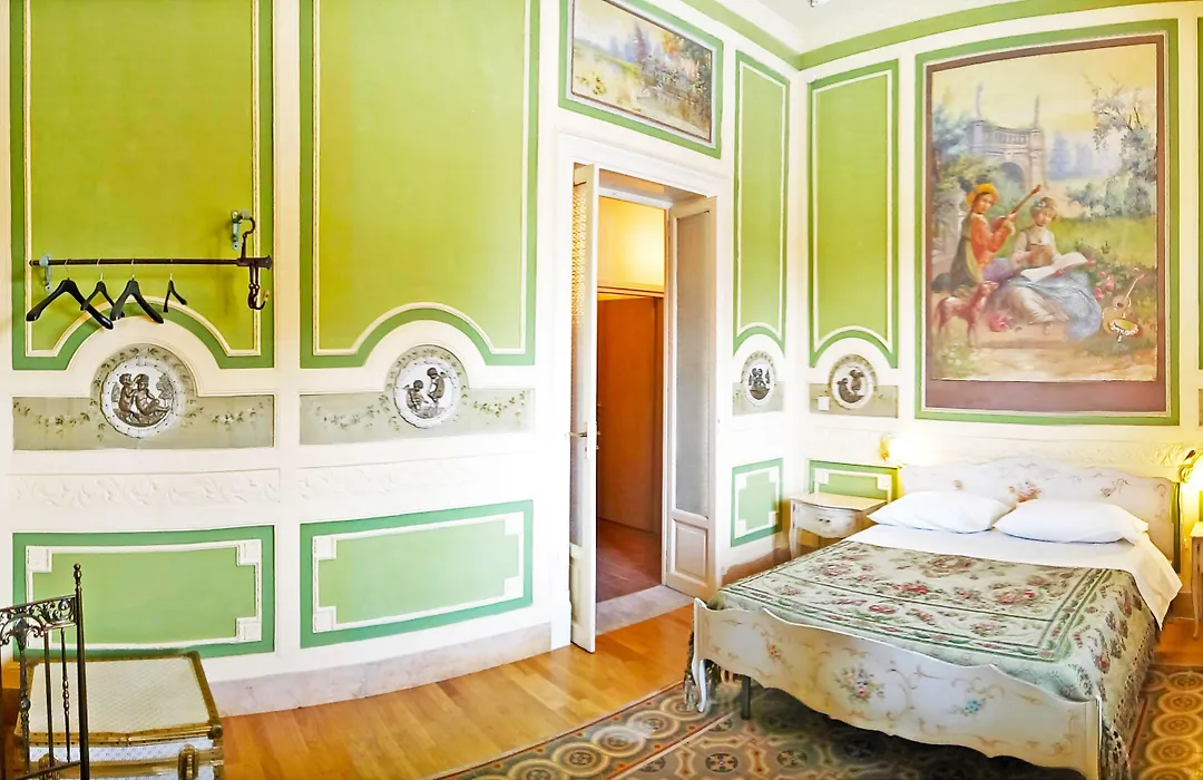 Hollywood Inn Palermo-1