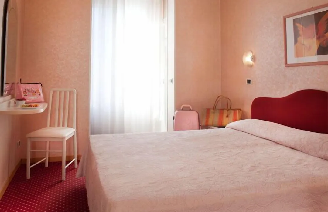 Hotel Souvenir-1
