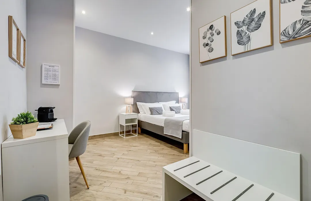 Colonna Luxury Suites-1