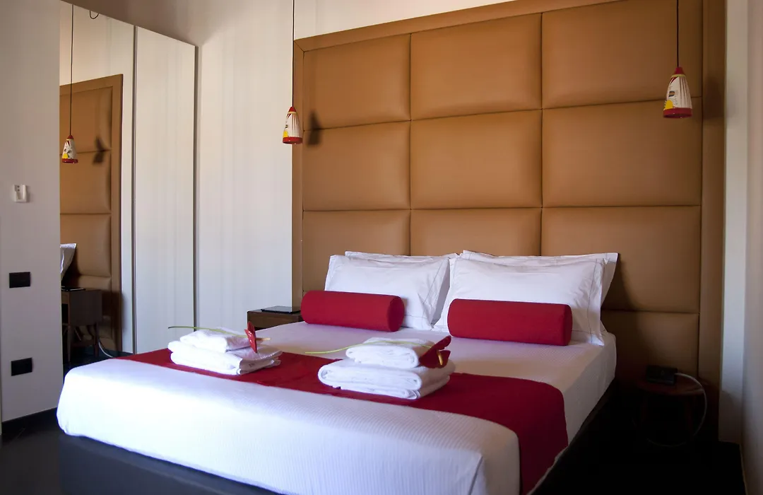 Foyer Rooms&Suites Self Check-In-1