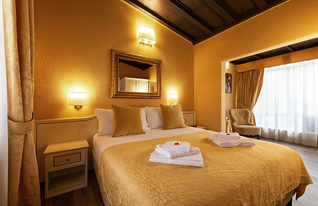 Canova Rooms In Spanish Steps-1