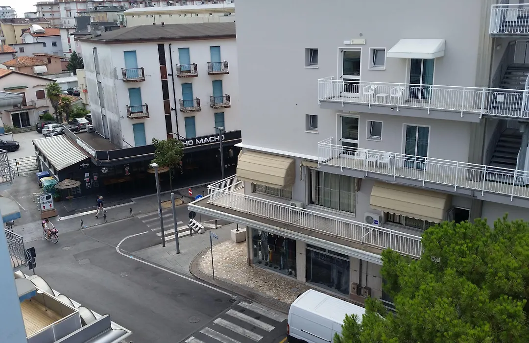 Hotel Mazzini-1