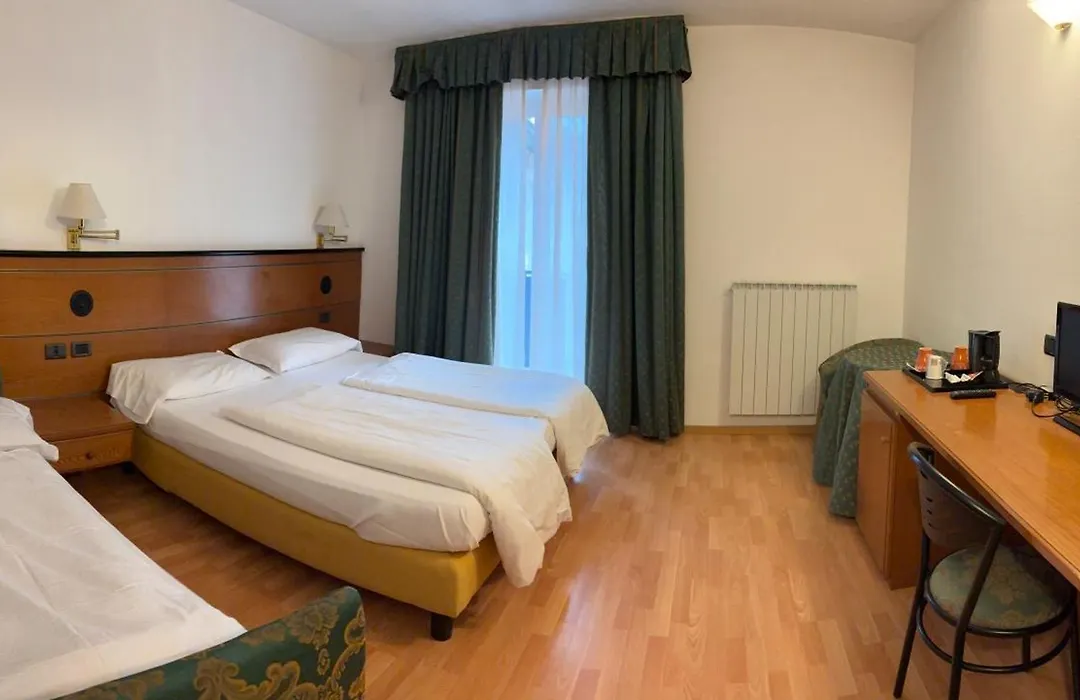 Albergo Aprica Garni-1