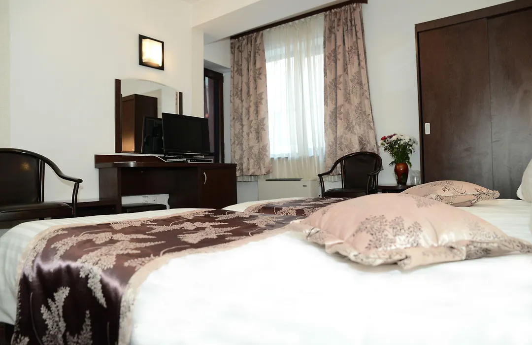 Hotel Razvan-1