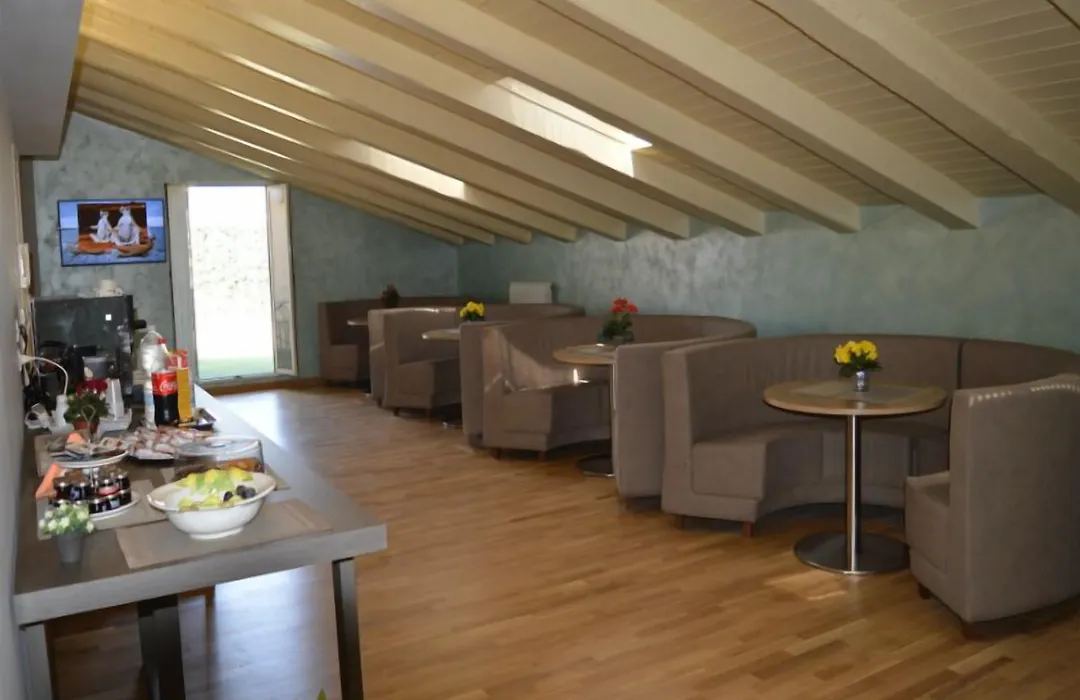 B&B Jolie Center-1