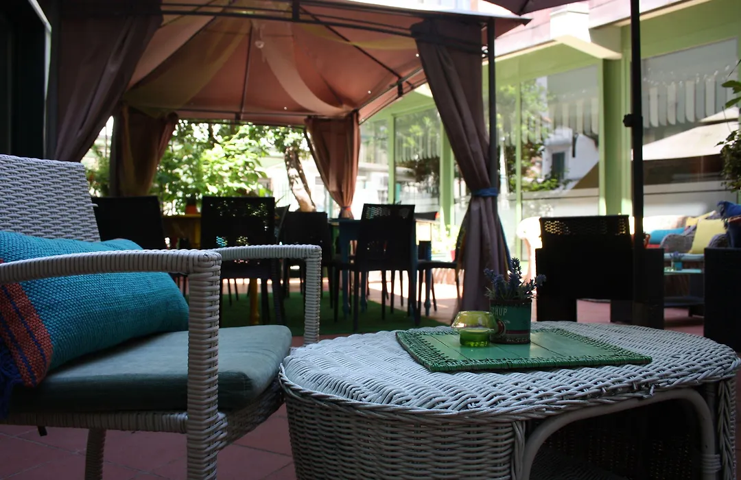Hotel Ambrosiano-1