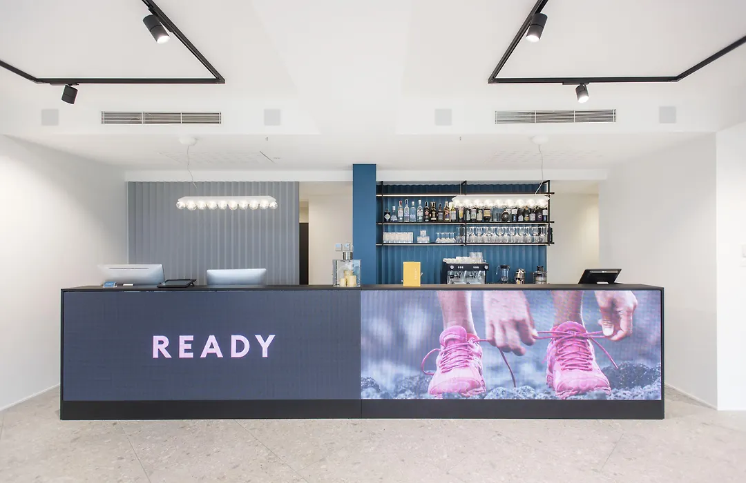 Hoody Active & Happiness Hotel-1