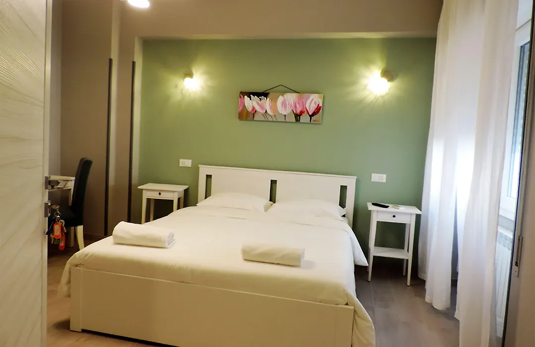 Pretty Tiburtina Room-1
