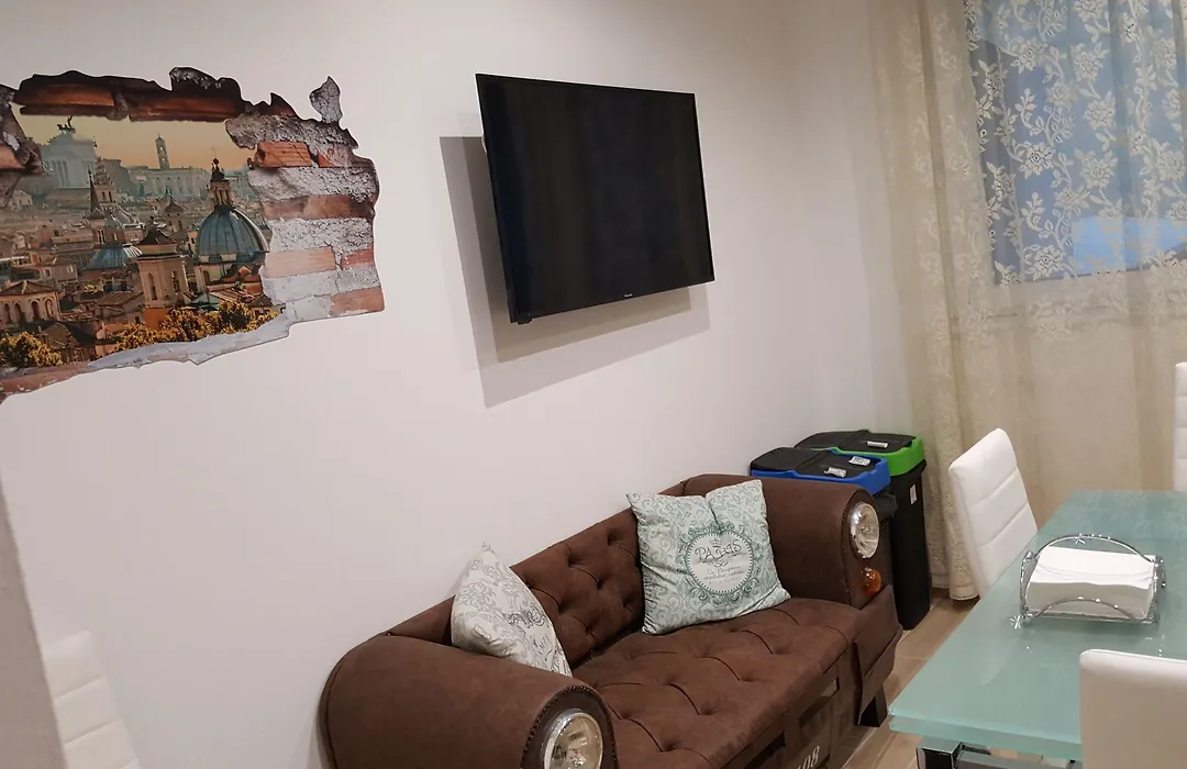 Pisky'S Guest House-1