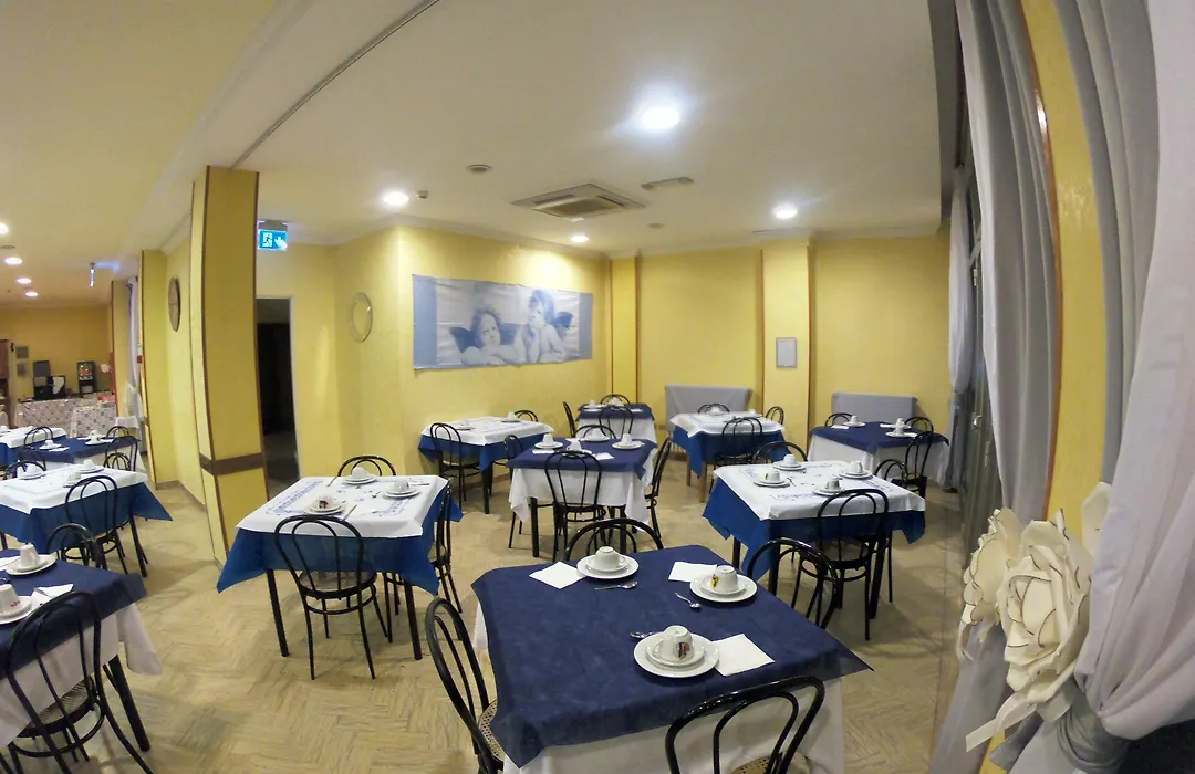 Hotel Half Moon Airport Restaurant-1