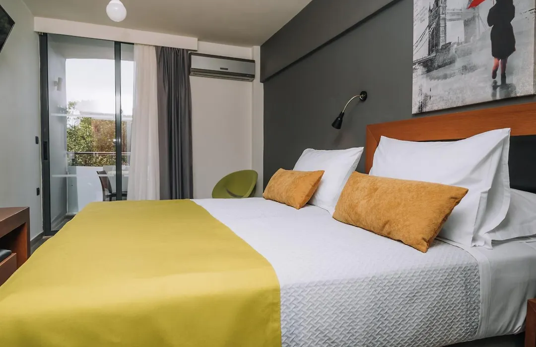Amphitryon City Hotel-1