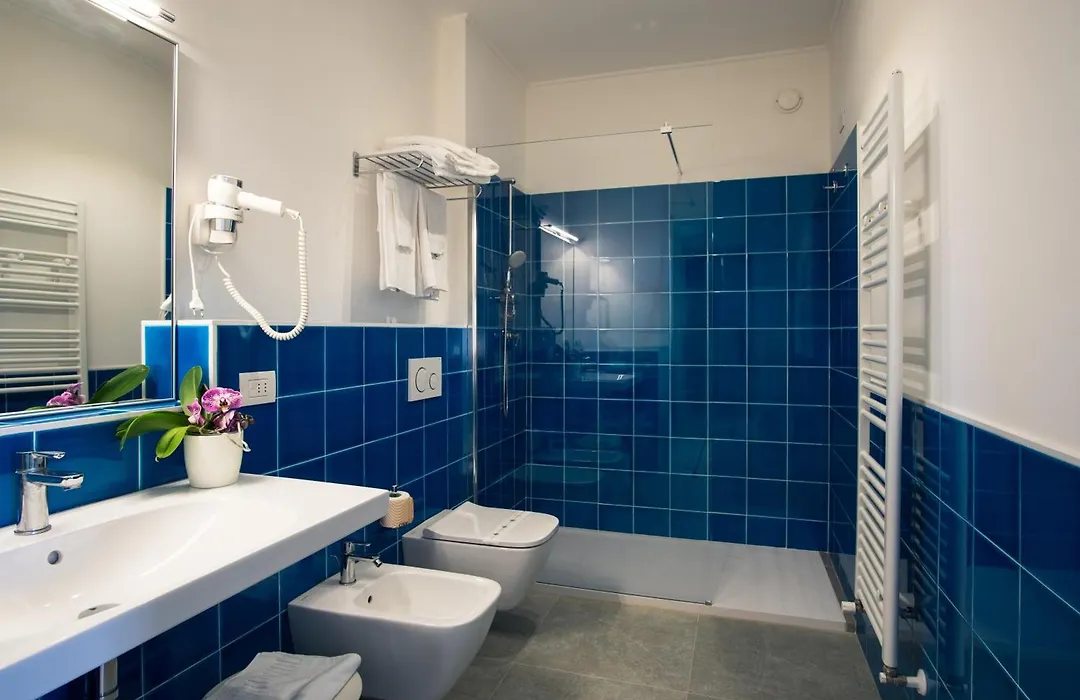 Mistral2 Hotel-1