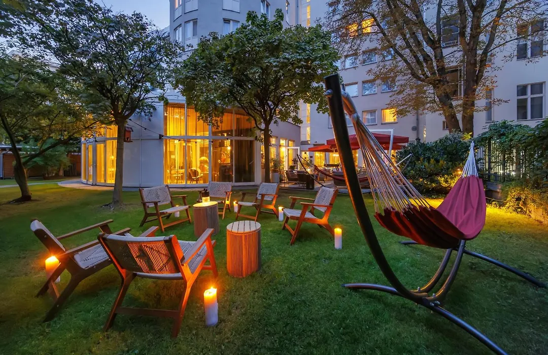 Radisson Red Berlin Kudamm-1