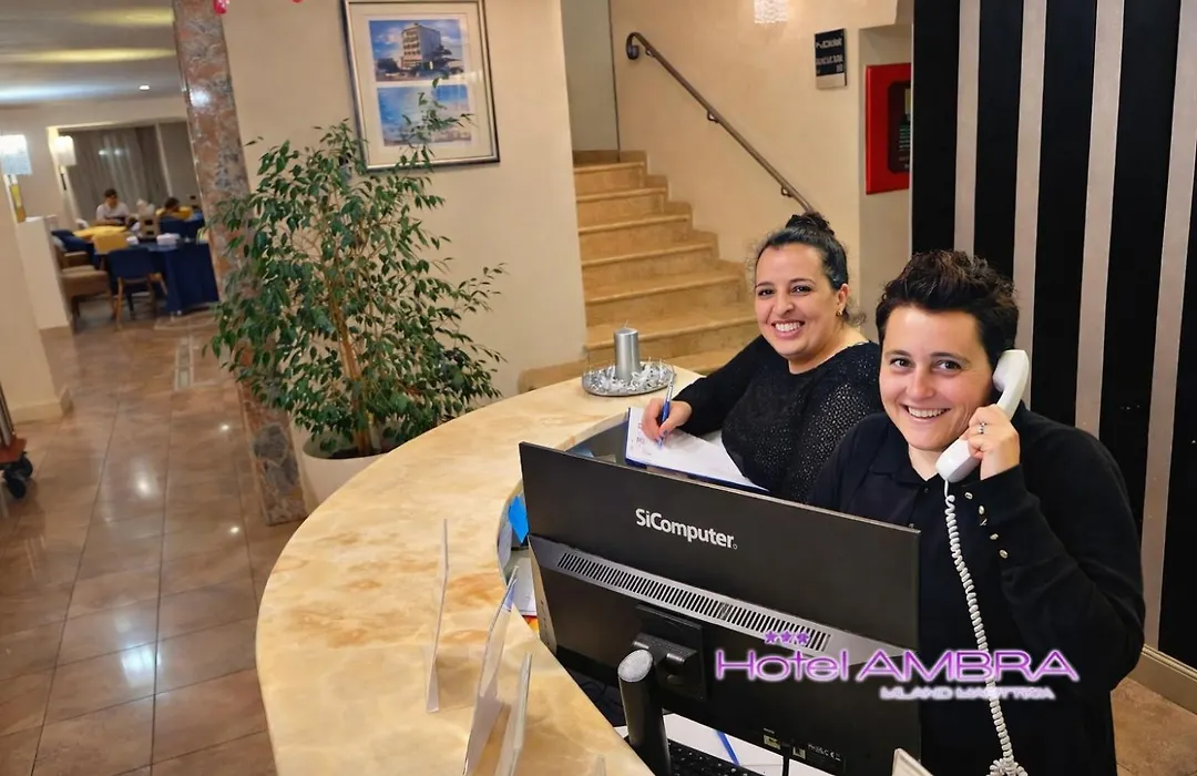 HOTEL AMBRA - Fronte Mare - Vicinissimi al Centro-1