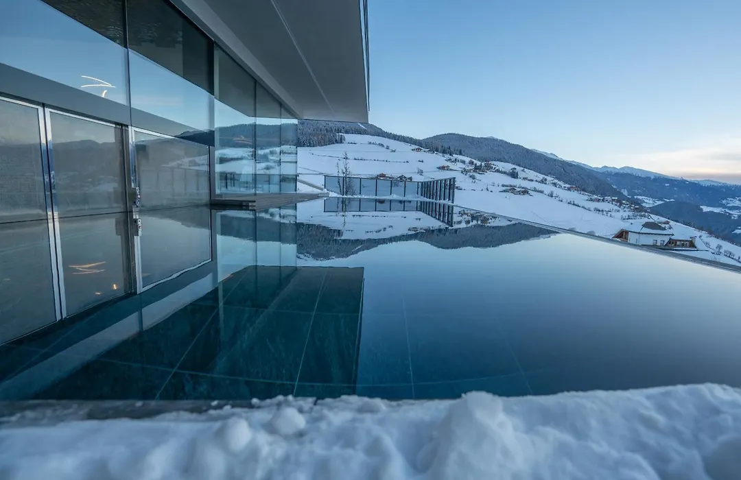 Hotel Purvita - Ski In Ski Out - Infinity Pool-1