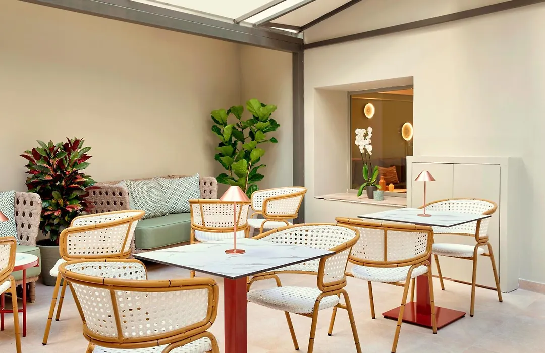 Zeus Essence Wyndham Athens Residence-1
