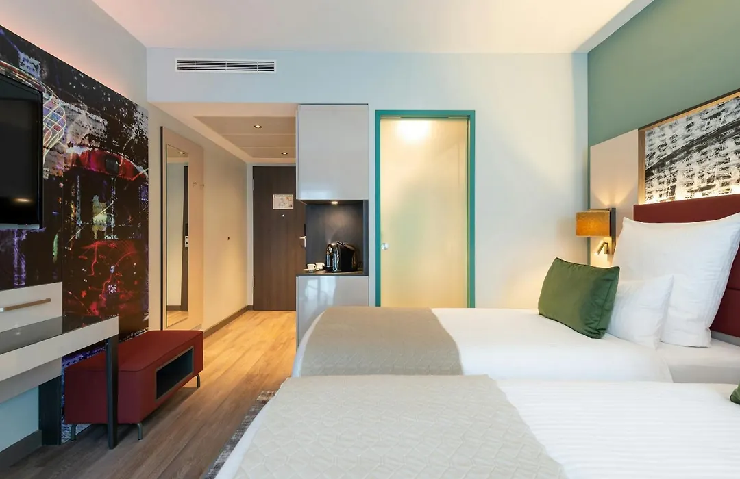 Leonardo Hotel Augsburg-1