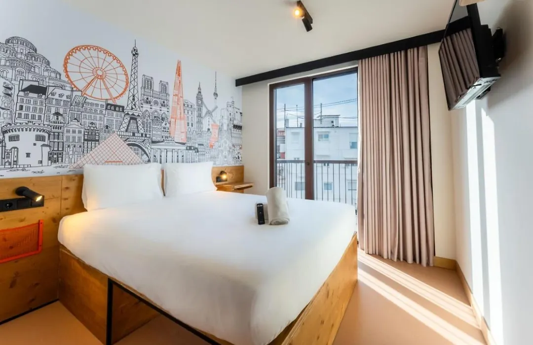 Easyhotel Valencia Ciutat Vella-1