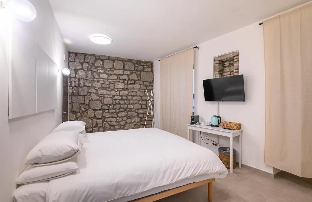 Basco Guest House-1