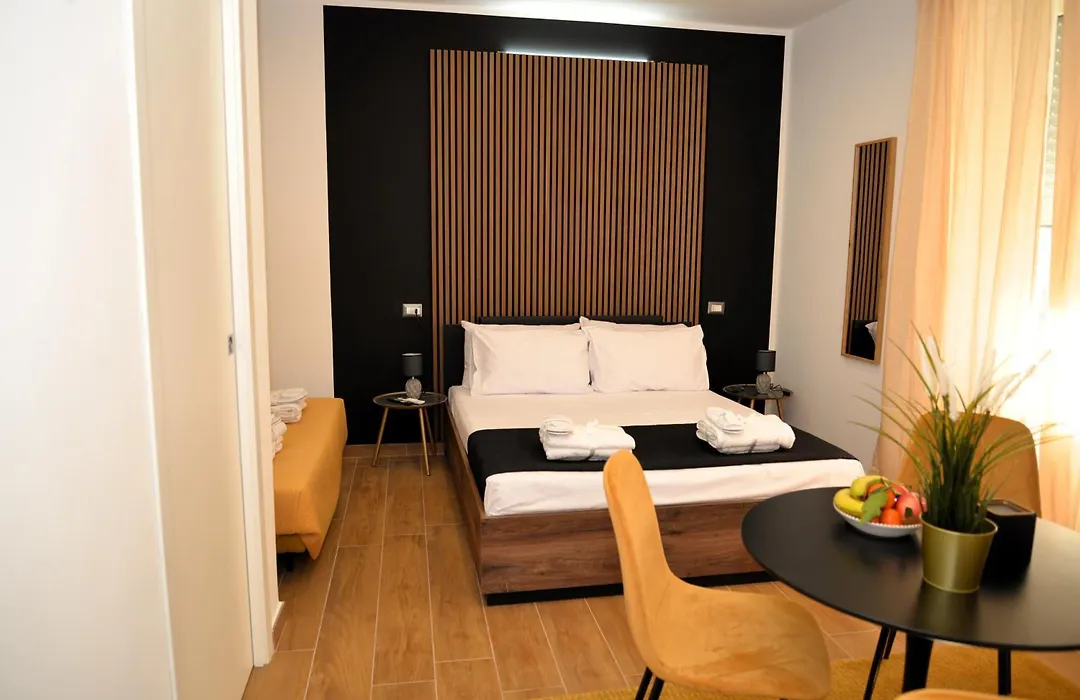 BlackWoody Contemporary Rooms - Napoli Centro Storico-1