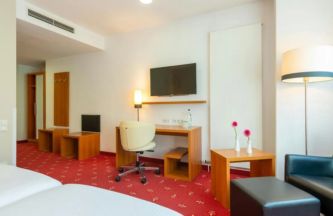 Leonardo Hotel Berlin Ku'Damm-1