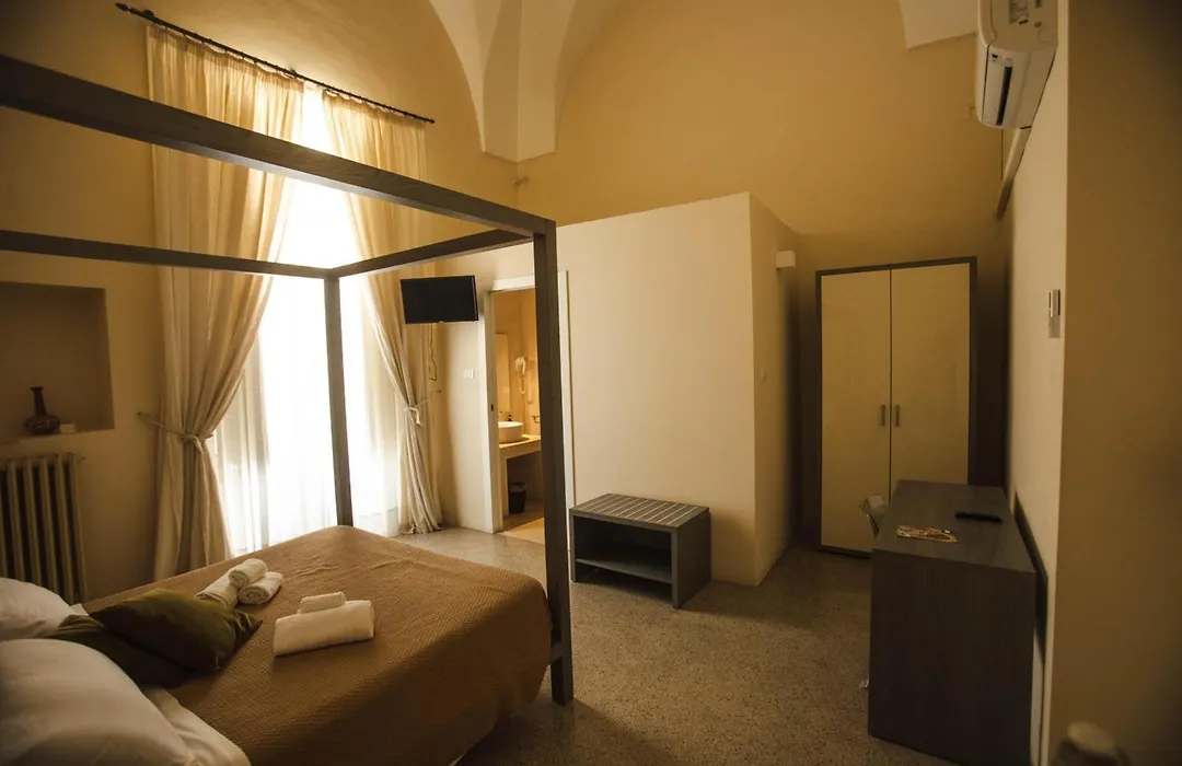 4 Balconi Rooms-Boutique B&B-1