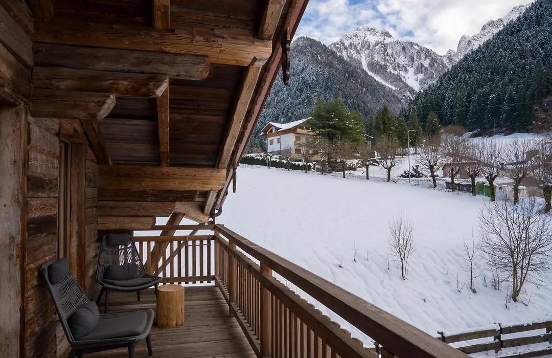 Alpen Chalet - Charme Mountain Hotel --1
