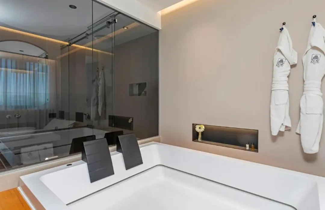 Zoe Luxury Suites-1