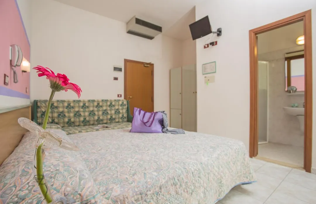 Hotel Dover Rooms & Coffee Adults Friendly-1