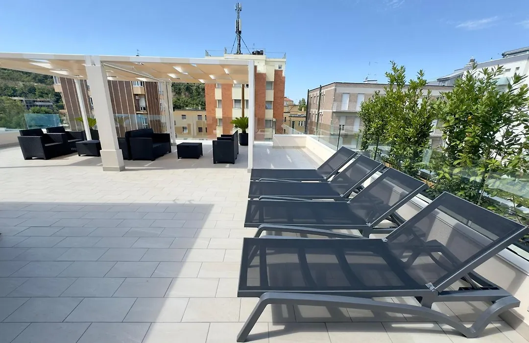 Palms Beach Pesaro Residence-1