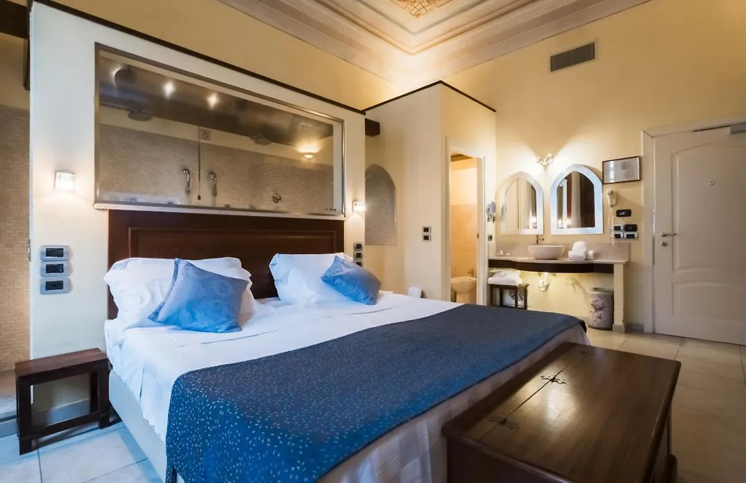 Vogue Hotel Arezzo-1