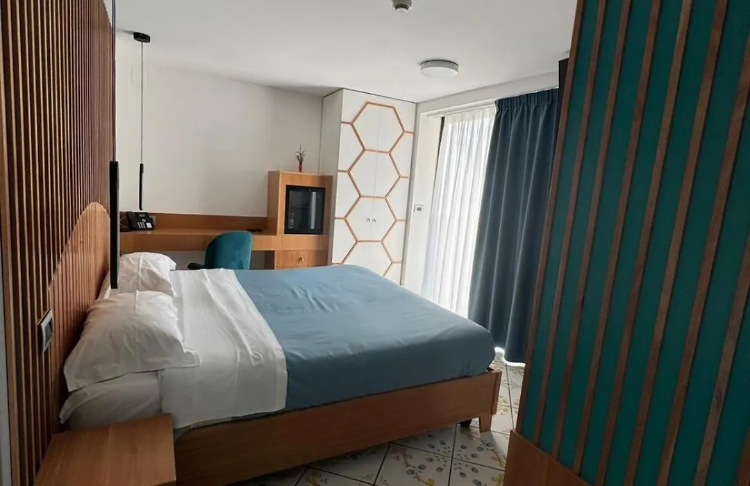 Hotel Ancora-1