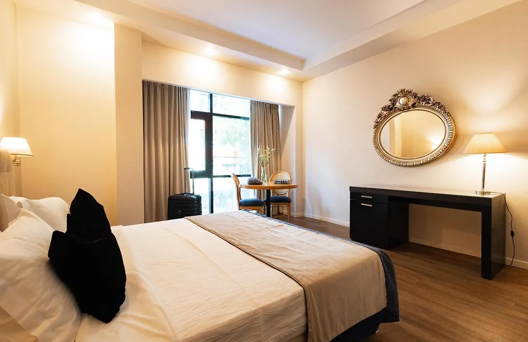 Best Western Plus Embassy Hotel-1
