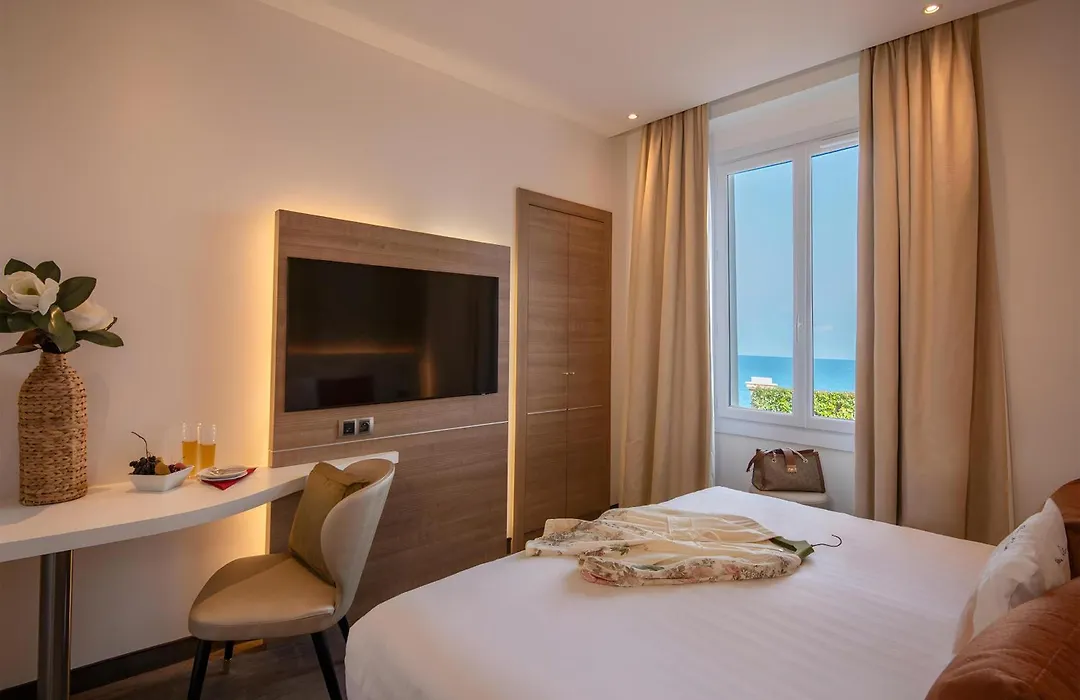 Best Western Premier Hotel Prince De Galles-1