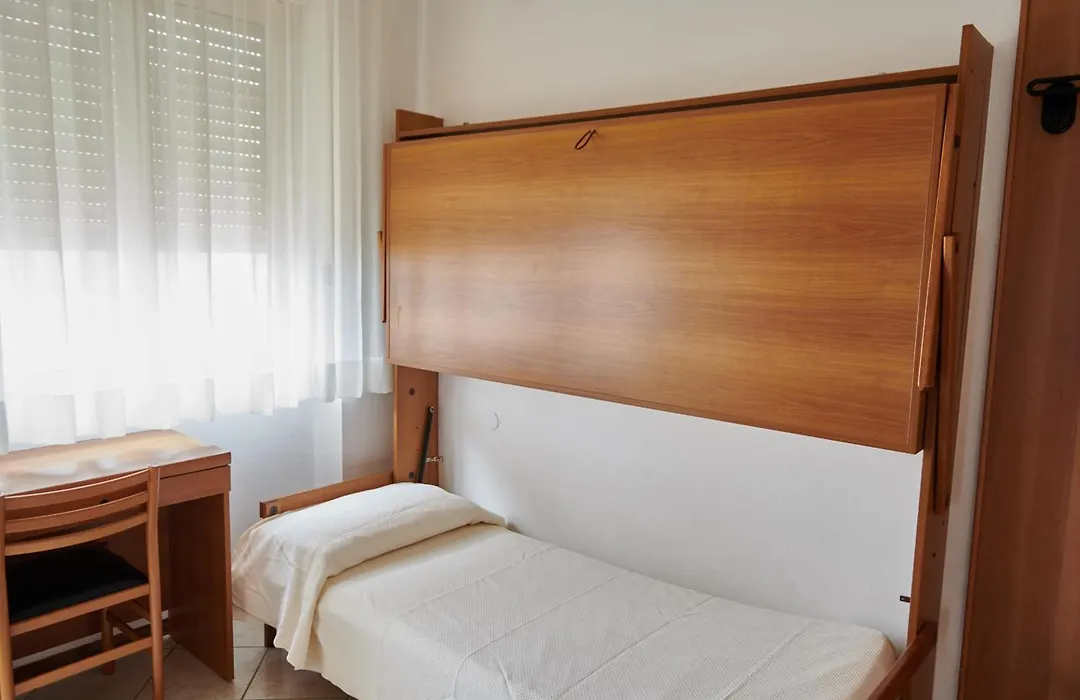 Hotel Caesar B&B Fronte Mare in Centro di Milano Marittima-1
