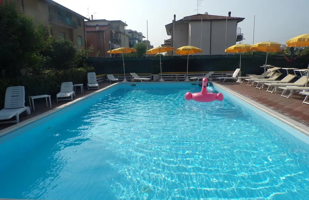 Hotel Crystal - SPIAGGIA INCLUSA con pacchetti personalizzati-1