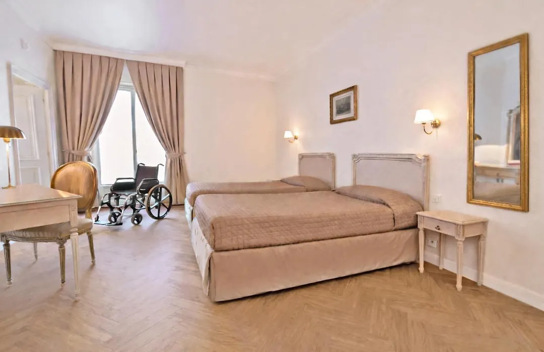 Grand Hotel Moderne-1