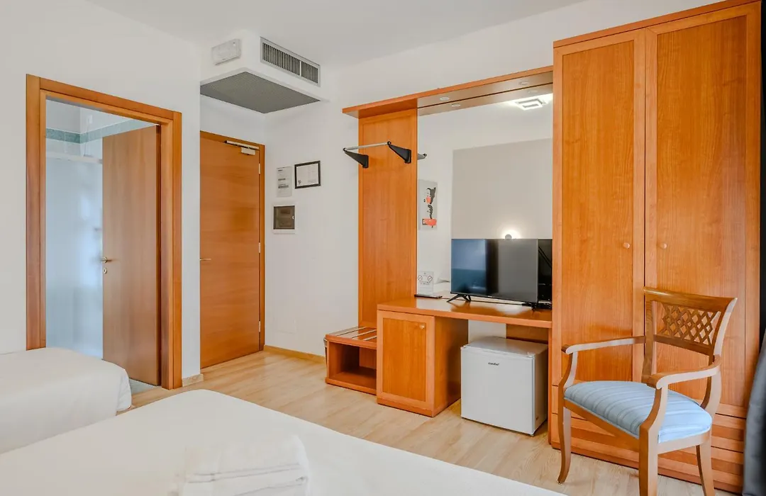 Hotel Nuova Barcaccia-1