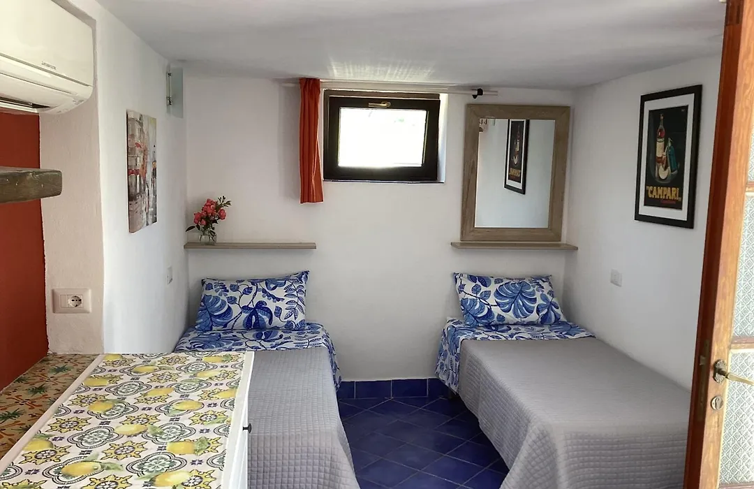 Casetta Minghitto Relaxing rooms in Capri-1