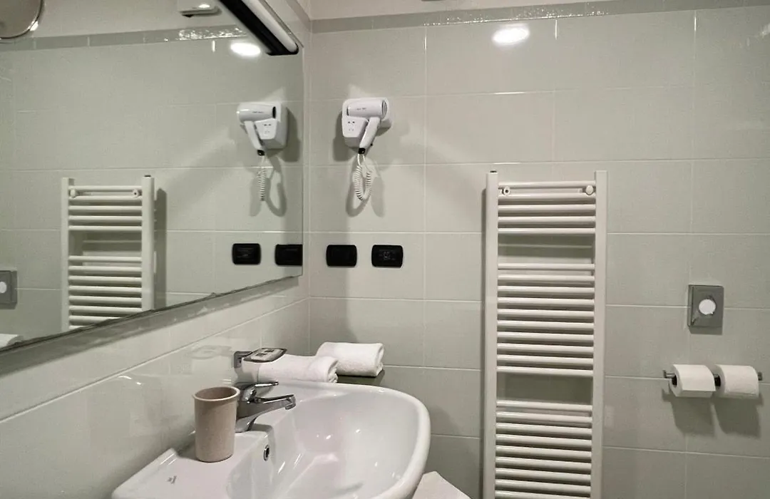 Master Hotel-1