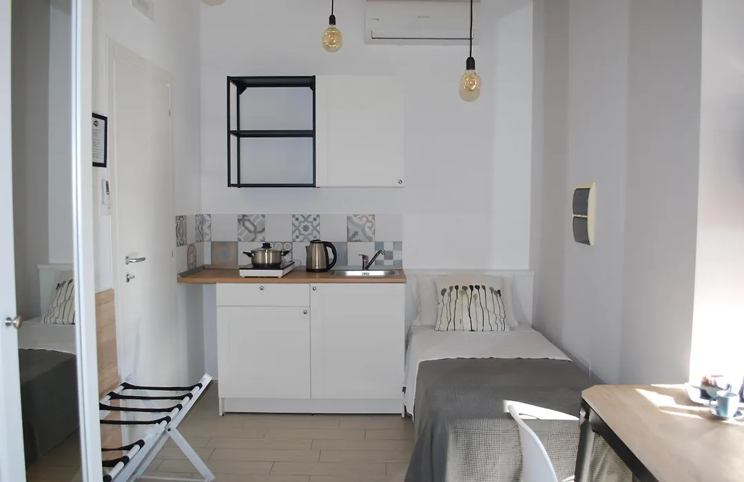 Al Faro Bianco B&B e Residence con parcheggio-1