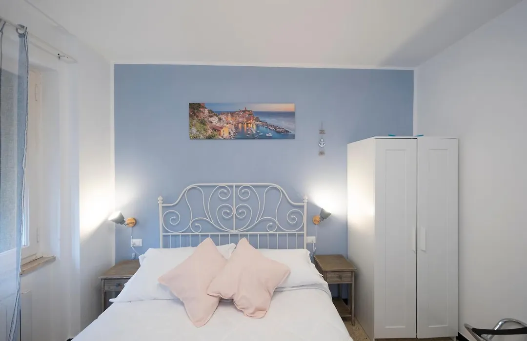 Pippo a Vernazza Rooms-1